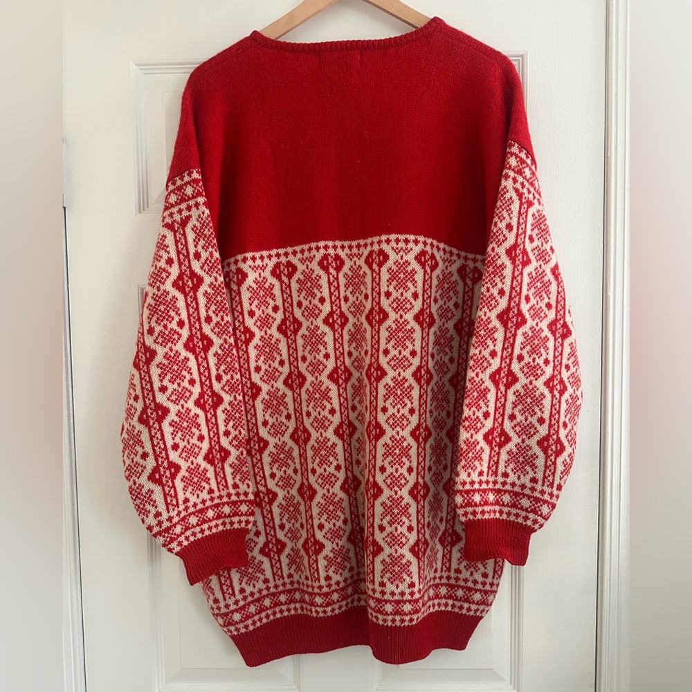 100% Wool Vintage Red and White Apres Ski Cozy Patterned Oversized Sweater - Picture 4 of 7
